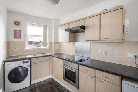 2 bedroom apartment to rent, Candleriggs Ct, Alloa FK10