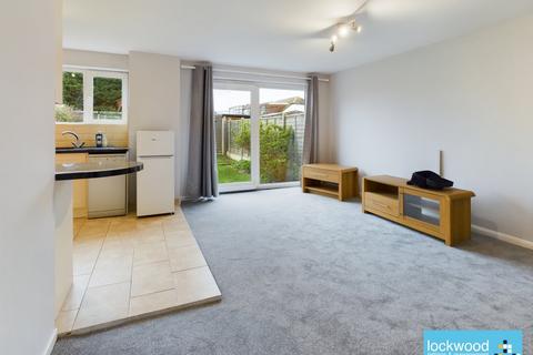 2 bedroom flat to rent - Littleton Road, Ashford