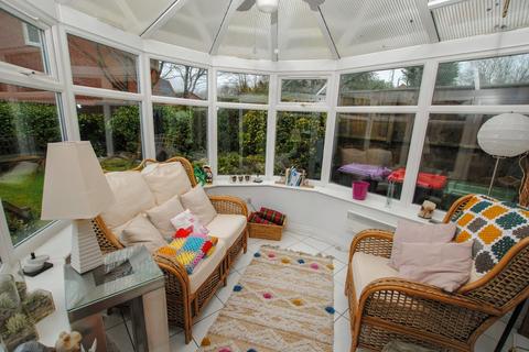 6 Gregson Walk, Dawley, Telford, TF4 2GA