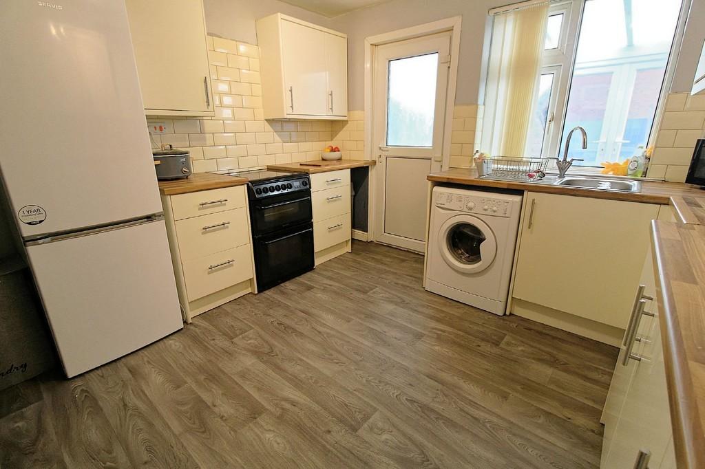 Cromford Avenue, Wigston 2 bed semidetached house for sale £170,000