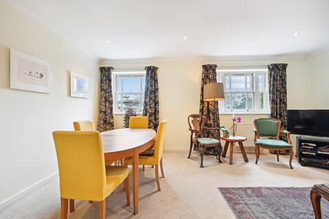 Royal Belgrave House, Hugh Street, London, SW1V