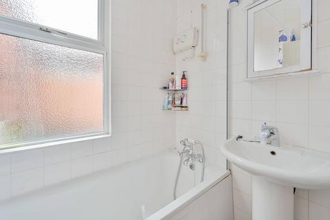 2 bedroom flat for sale, South Ealing Road, South Ealing, London, W5