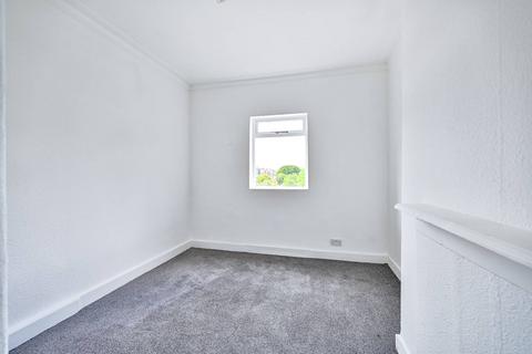2 bedroom flat for sale, South Ealing Road, South Ealing, London, W5