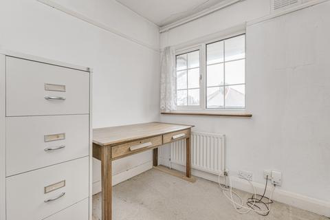 150 Princes Avenue, London, W3 8LU