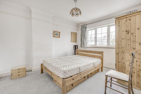 150 Princes Avenue, London, W3 8LU