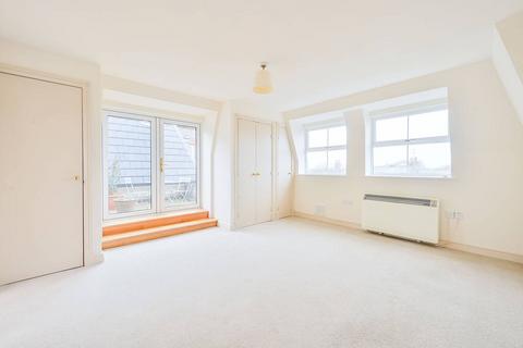 2 bedroom flat for sale - Bryant Court, Acton, London, W3