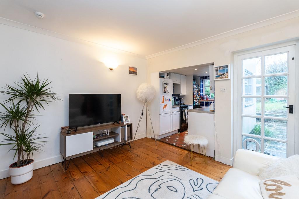 Bailey Road, Westcott 2 bed semidetached house £399,950