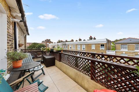 2 bedroom flat to rent, St Martins Road, Oval, London, SW9