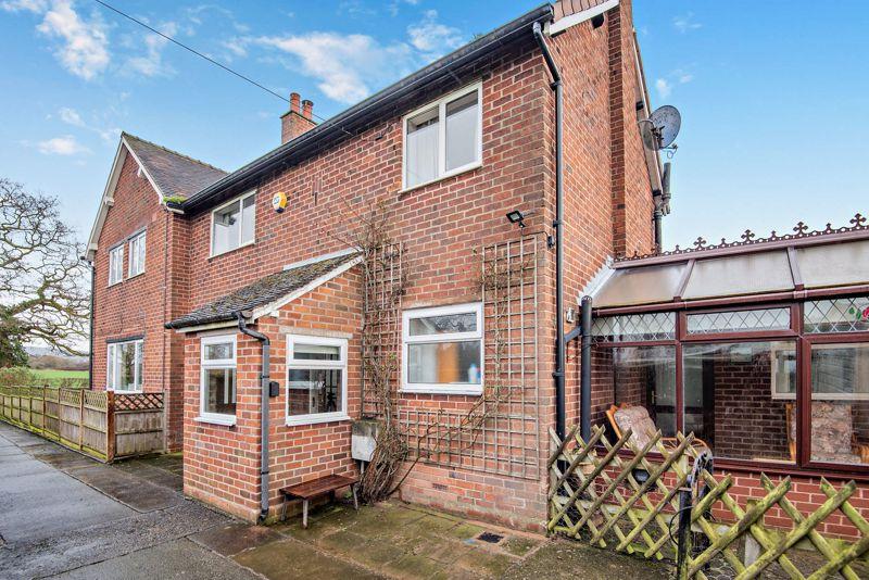 Shay Lane, Chester 3 bed semidetached house for sale £275,000