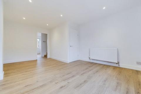2 bedroom terraced house to rent, Andover Avenue, Alkrington