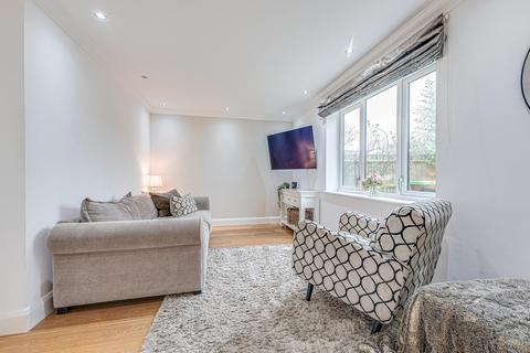 5 Canute Close, Runwell, Wickford, SS11 7FG