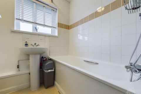 5 Swale Close, Aveley, South Ockendon, RM15 4LX