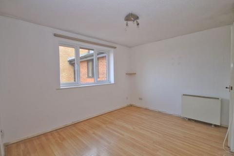 30 Chartwell Close, Greenford, UB6 8LP