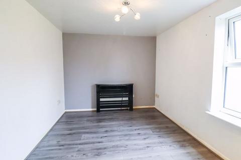 1 bedroom apartment for sale - London Road, South Benfleet