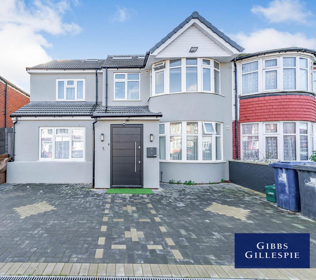 David Avenue, Greenford 2 bed flat £2,250 pcm (£519 pw)