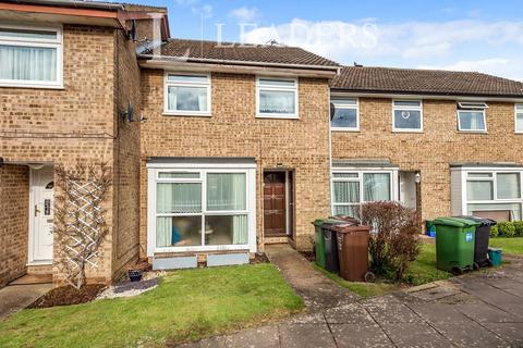 3 bedroom terraced house to rent, Gladeside