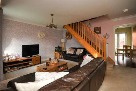 3 bedroom semi-detached house to rent, Spinners Place