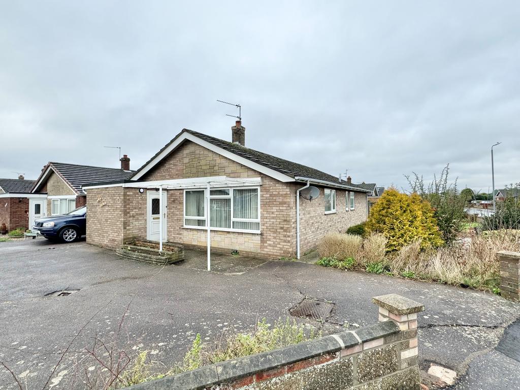 Hellesdon, Norwich, NR6 3 bed bungalow to rent £1,200 pcm (£277 pw)