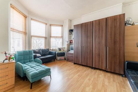 2 bedroom apartment for sale - Arcadian Gardens, Wood Green, N22