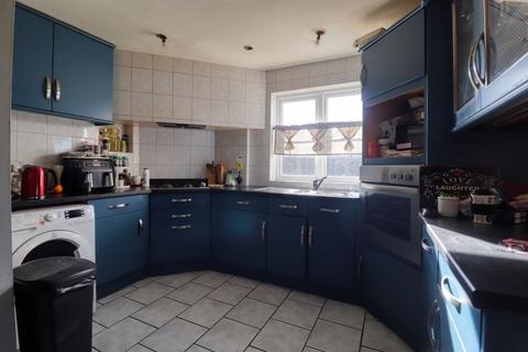 16 Amos Crescent, Scunthorpe, DN16 1RA