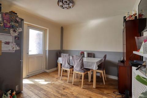 16 Amos Crescent, Scunthorpe, DN16 1RA