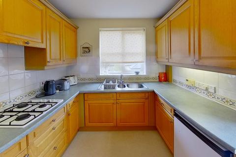 3 bedroom flat to rent, Russell Gardens, Edinburgh, EH12