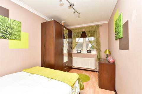 4 Merryfields, Strood, Rochester, ME2 3ND