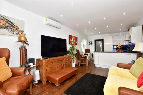 102 Mill Road, Aveley, South Ockendon, RM15 4SR