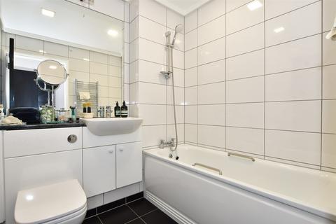 102 Mill Road, Aveley, South Ockendon, RM15 4SR