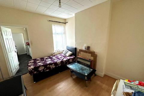 3 bedroom terraced house for sale, Bury Park, Luton LU4