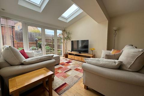 3 bedroom terraced house for sale, Nottingham Close, Ampthill, Bedfordshire, MK45 2FZ