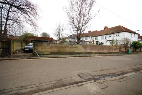 5 bedroom end of terrace house for sale, WOODSIDE AVENUE, WEMBLEY, MIDDLESEX, HA0 1UY
