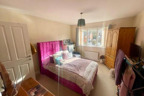 2 bedroom flat for sale, Oakwell Vale, Barnsley, S71 1DU