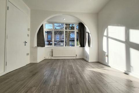 2 bedroom flat to rent, Newton Road, Harrow