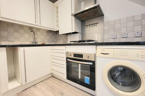 2 bedroom flat to rent, Newton Road, Harrow