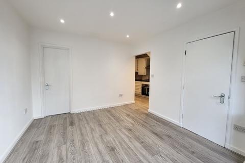 2 bedroom flat to rent, Newton Road, Harrow