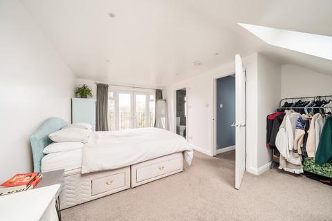 4 bedroom end of terrace house for sale, Windsor Avenue, Hillingdon, Middlesex