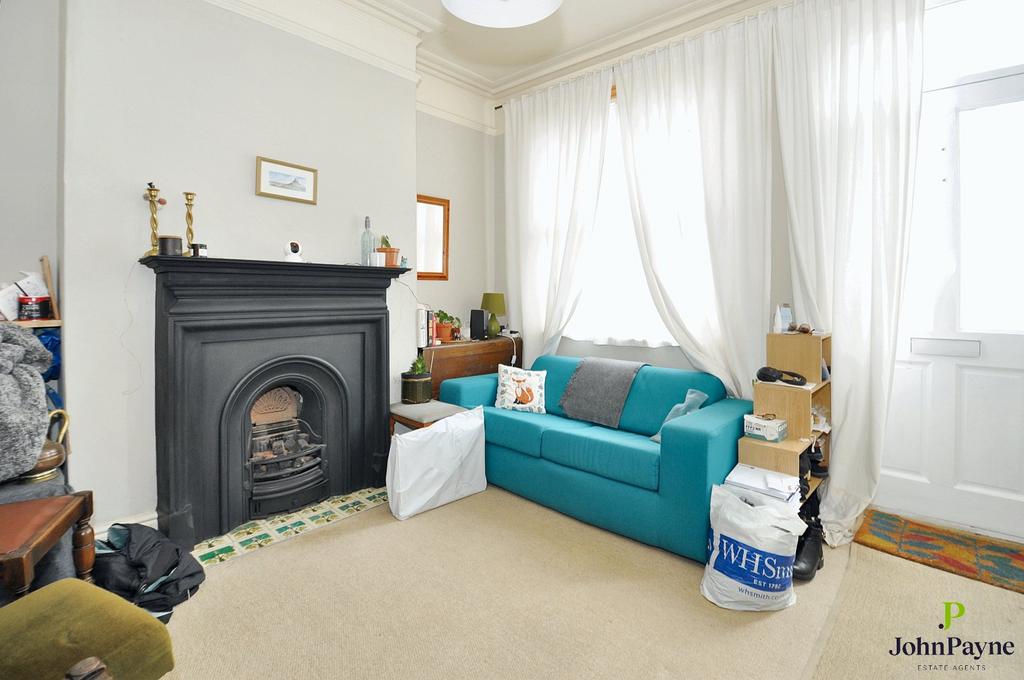 Lounge Front