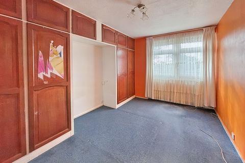 2 bedroom flat for sale - Flat 8 Melford Court, Upper Clapton Road, Clapton, London, E5 8AZ