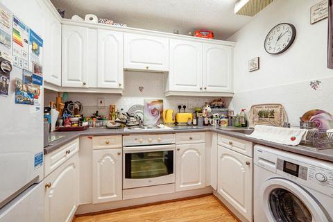 2 bedroom apartment for sale, Stretford Road, Hulme, Manchester, M15