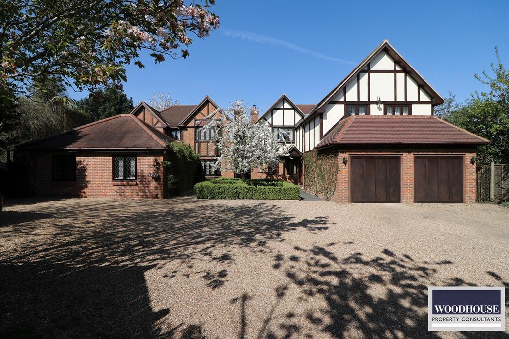 Perrysfield Road, Cheshunt EN8 6 bed detached house for sale £1,450,000