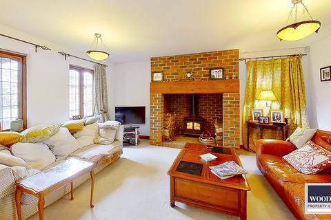 6 bedroom detached house for sale, Perrysfield Road, Cheshunt EN8