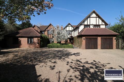 6 bedroom detached house for sale, Perrysfield Road, Cheshunt EN8