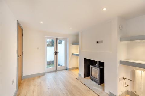 9 Brookside, Knighton, LD7 1DW