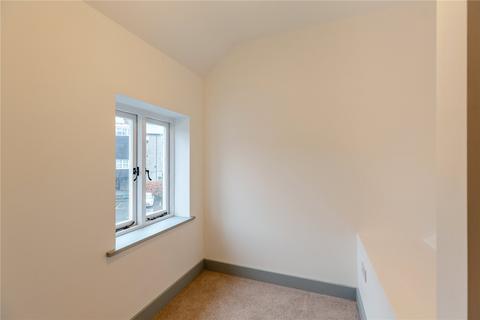 9 Brookside, Knighton, LD7 1DW
