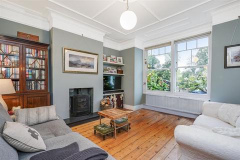 20 Midhurst Road, London, W13 9XT