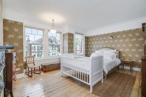 20 Midhurst Road, London, W13 9XT
