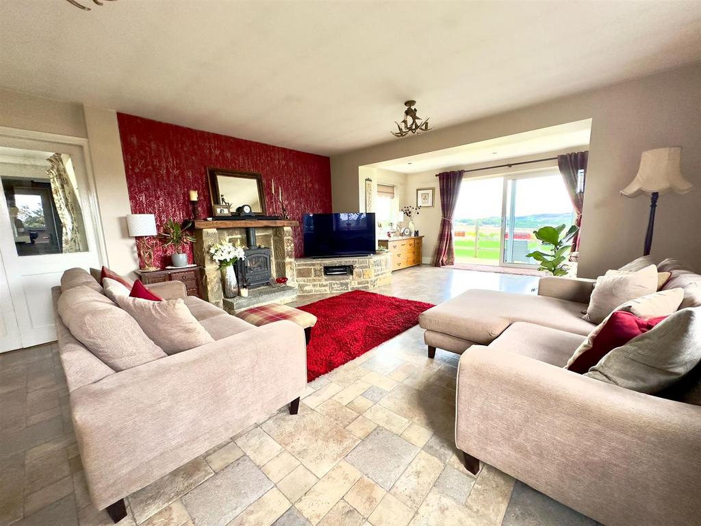 Living room 3.jpeg