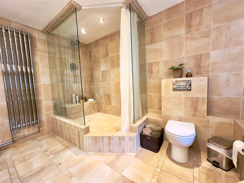 Bathroom.jpeg