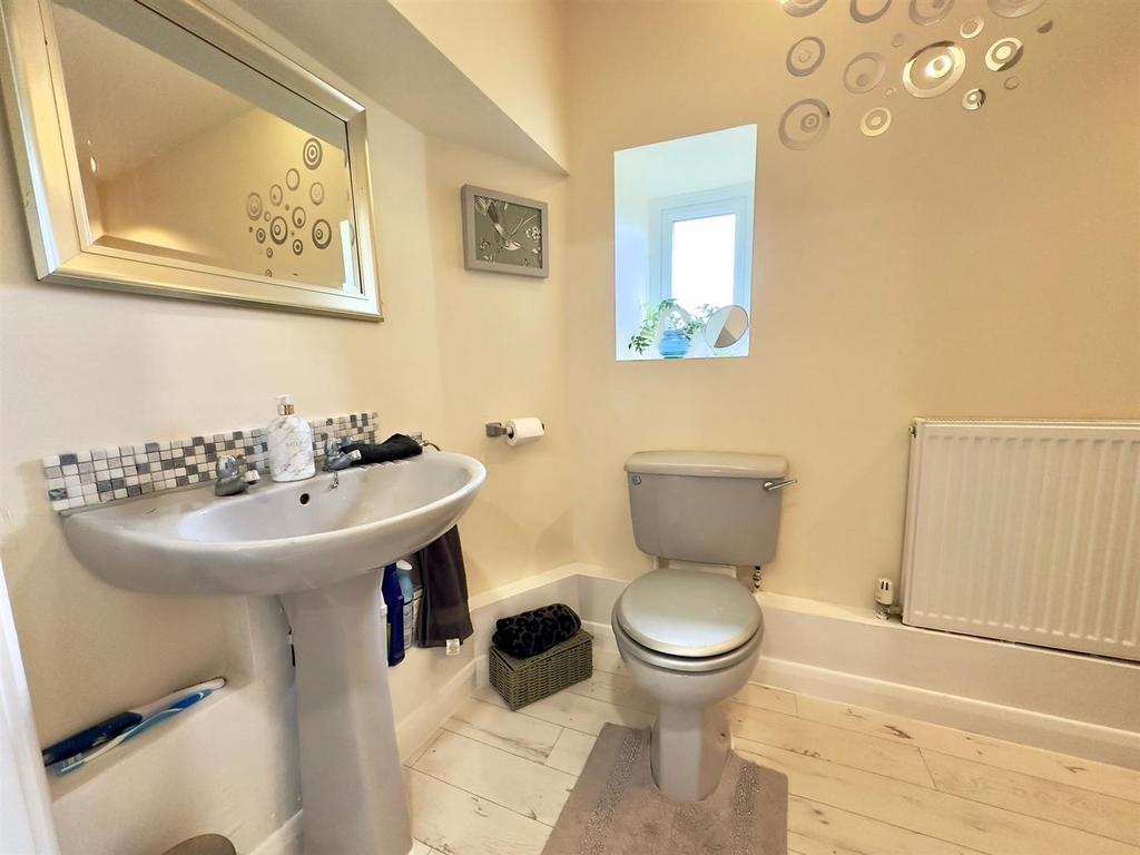 Bathroom 3.jpeg